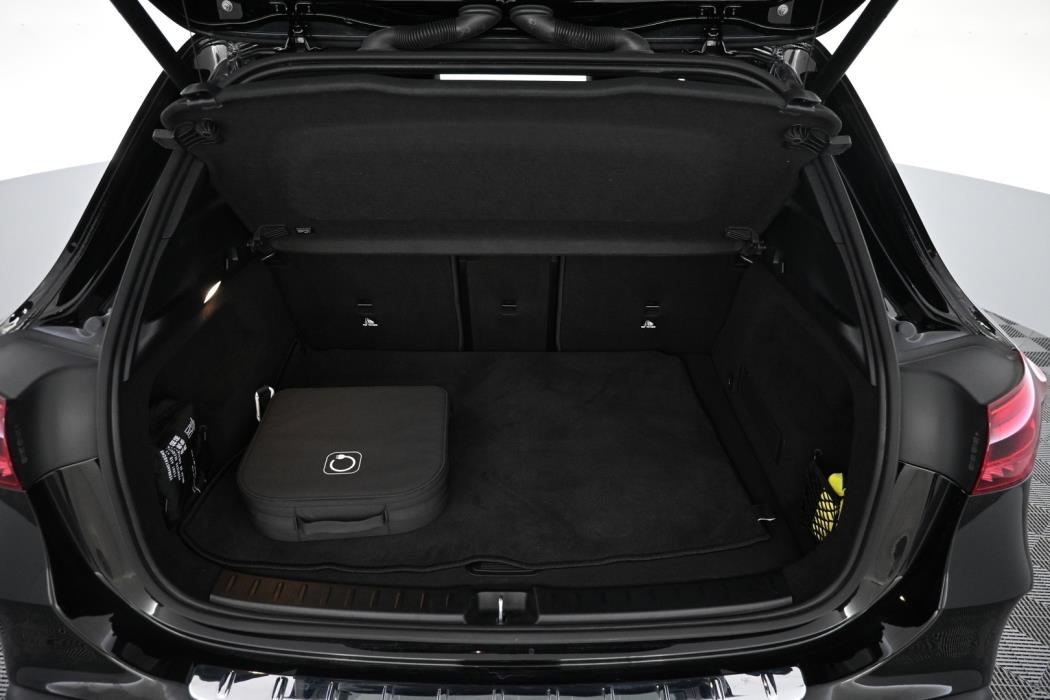 MERCEDES-BENZ EQA 2025