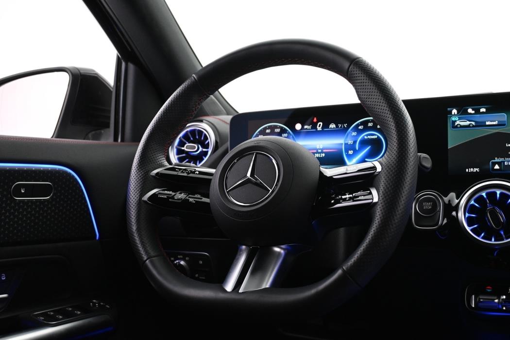 MERCEDES-BENZ EQA 2025