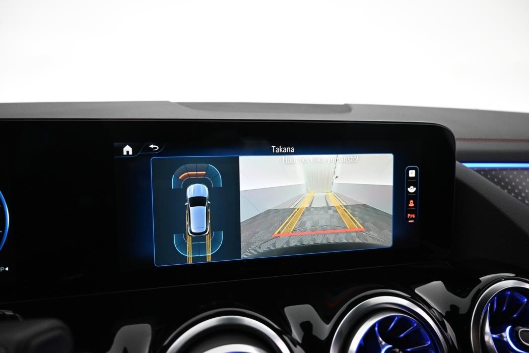 MERCEDES-BENZ EQA 2025