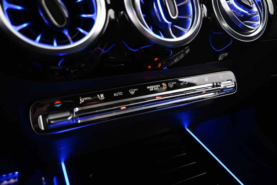 MERCEDES-BENZ EQA 2025