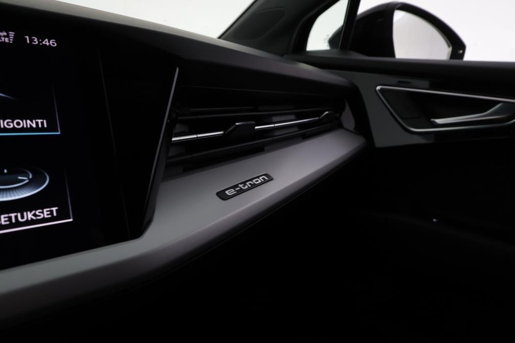 AUDI Q4 e-tron 2023