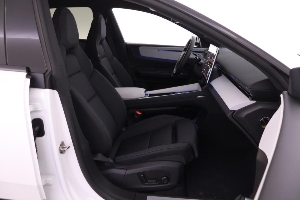 POLESTAR 4 2026