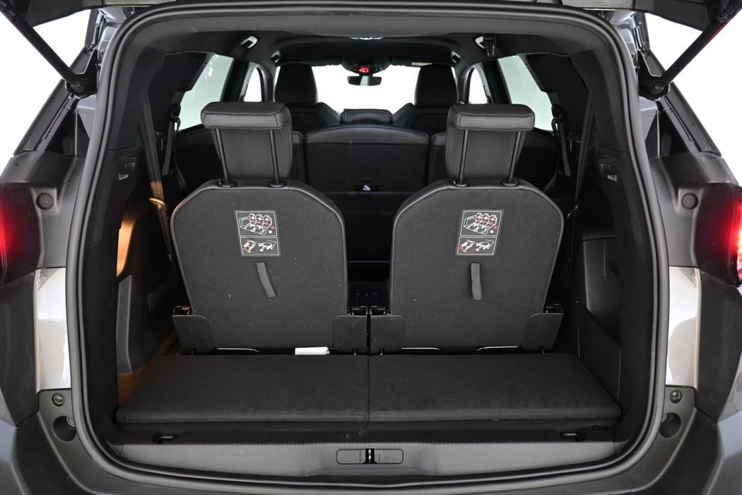 PEUGEOT 5008 2023