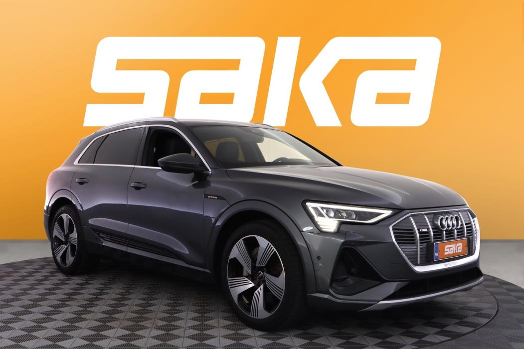 AUDI e-tron 2022