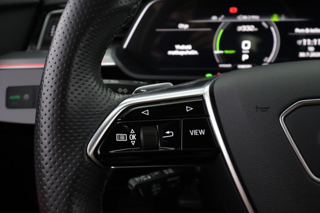 AUDI e-tron 2022