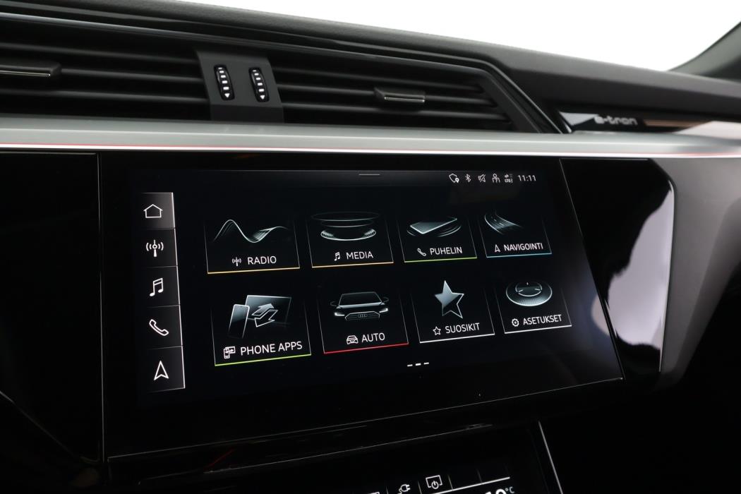 AUDI e-tron 2022