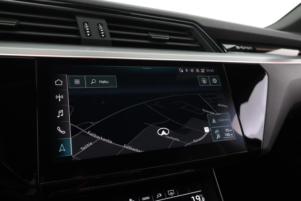 AUDI e-tron 2022