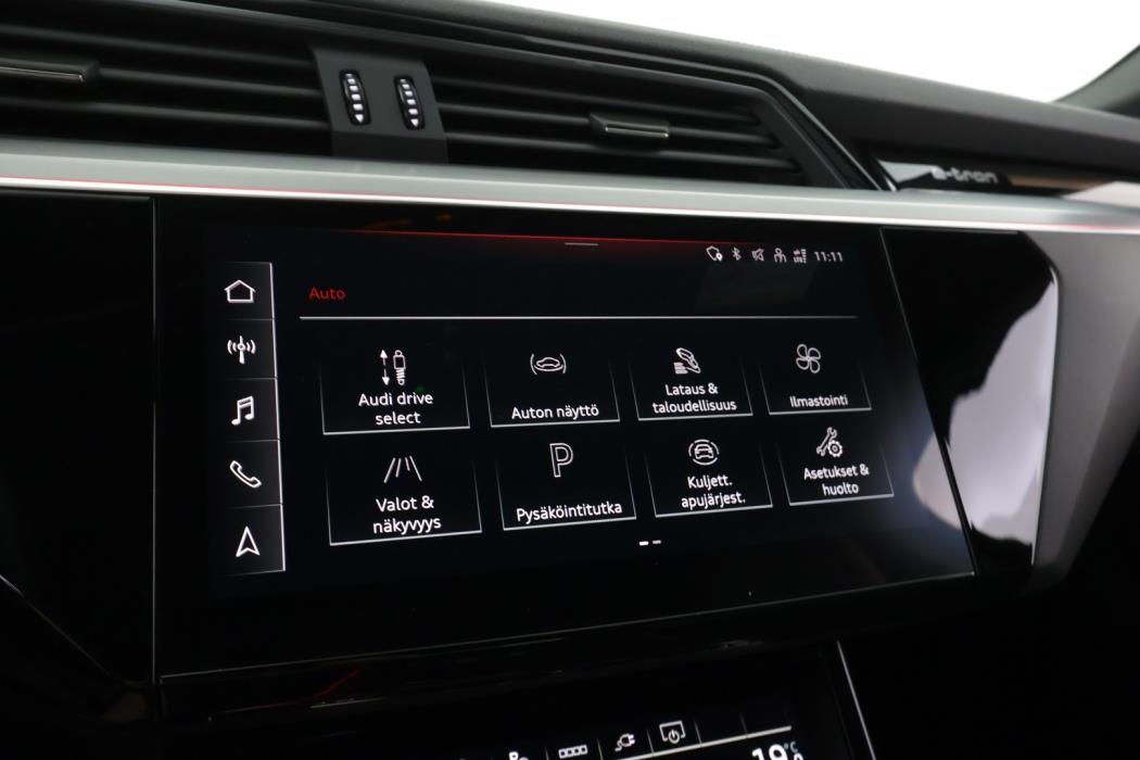 AUDI e-tron 2022