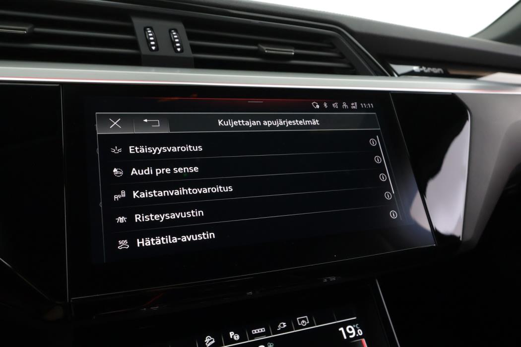AUDI e-tron 2022