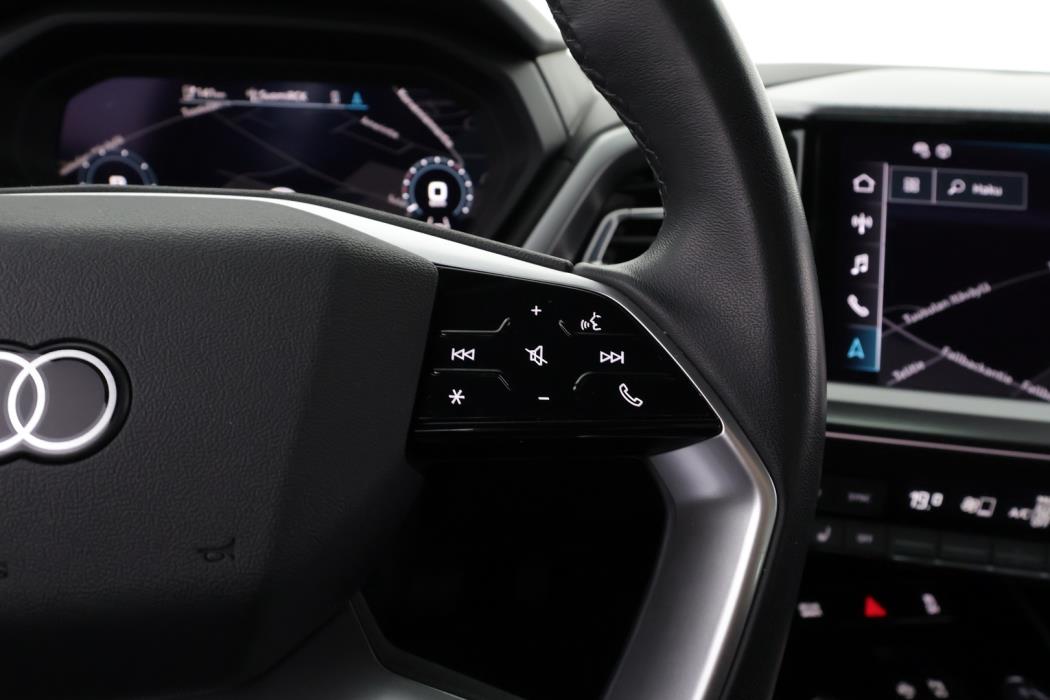 AUDI Q4 e-tron 2022