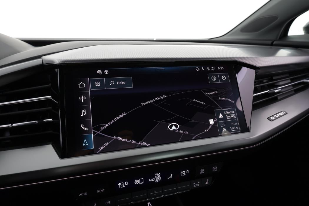 AUDI Q4 e-tron 2022