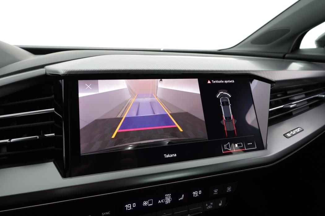 AUDI Q4 e-tron 2022