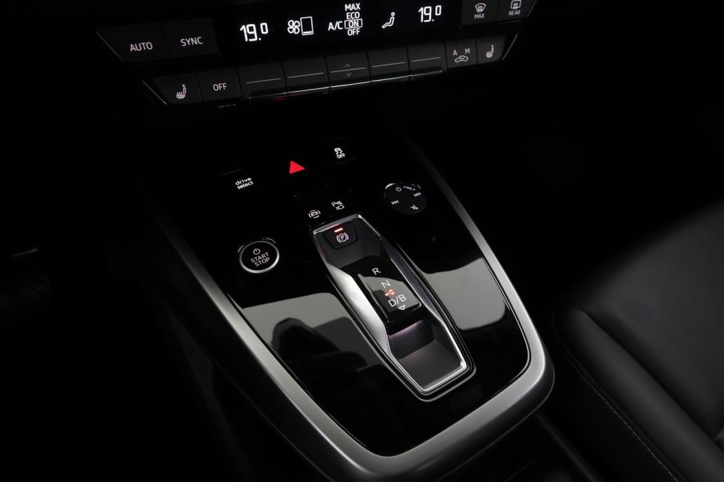 AUDI Q4 e-tron 2022