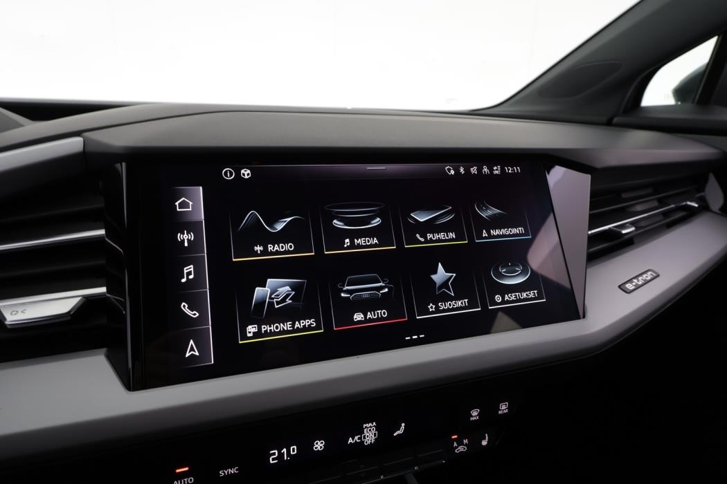 AUDI Q4 e-tron 2022