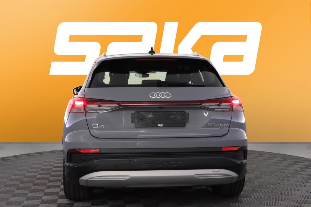 AUDI Q4 e-tron 2022