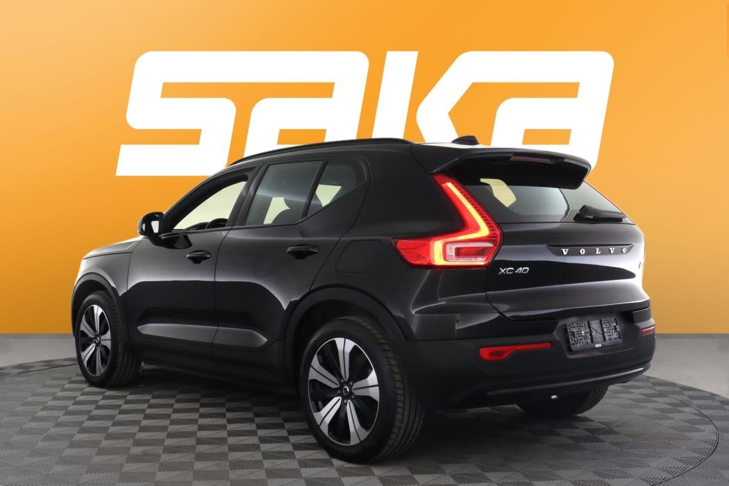 VOLVO XC40 2023