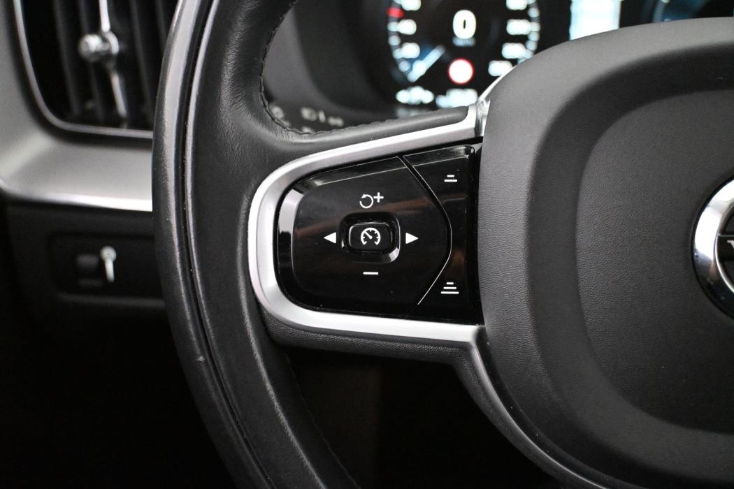 VOLVO XC60 2020