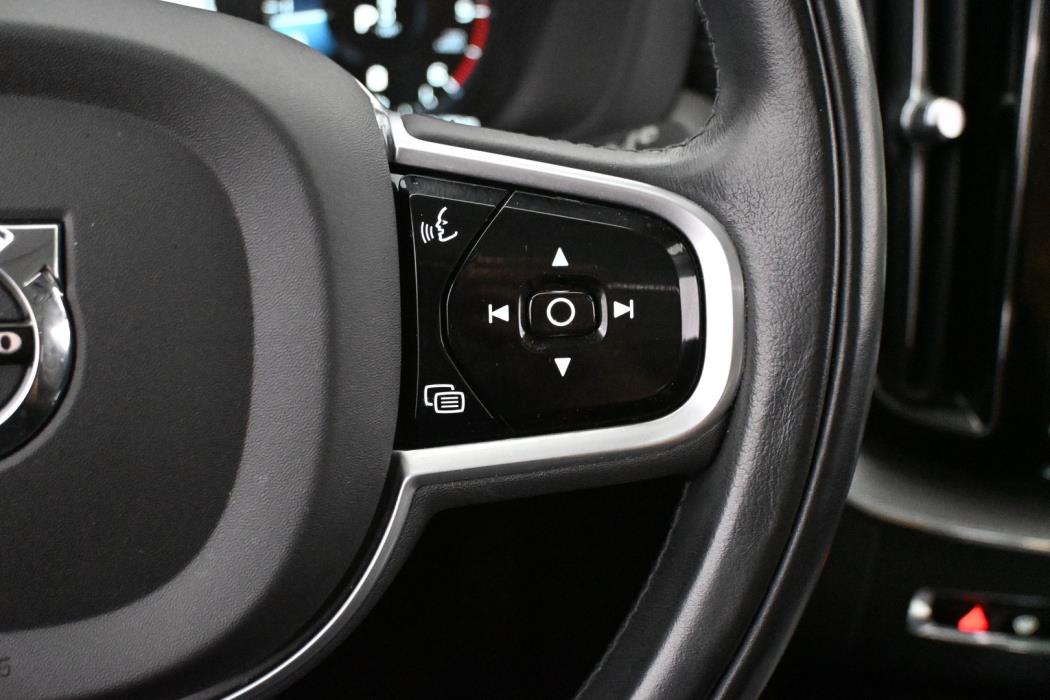 VOLVO XC60 2020