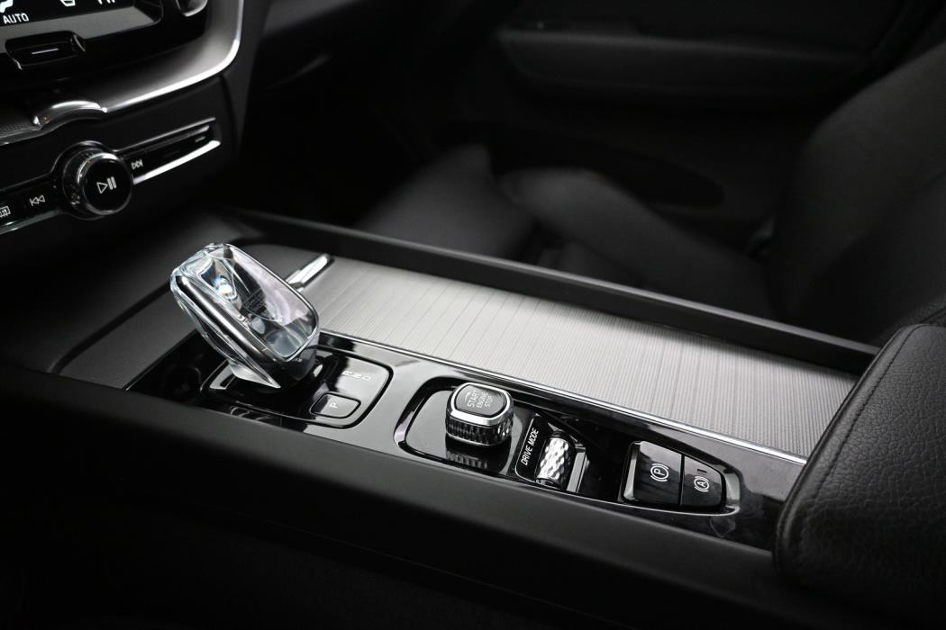 VOLVO XC60 2020