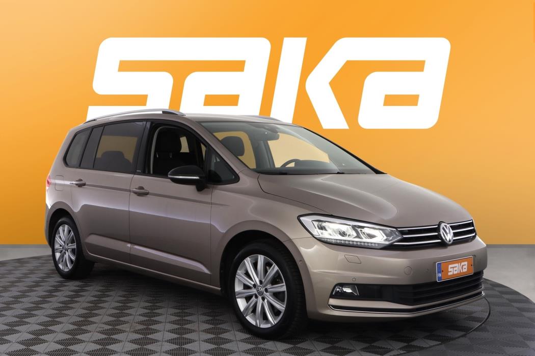 VOLKSWAGEN Touran 2019