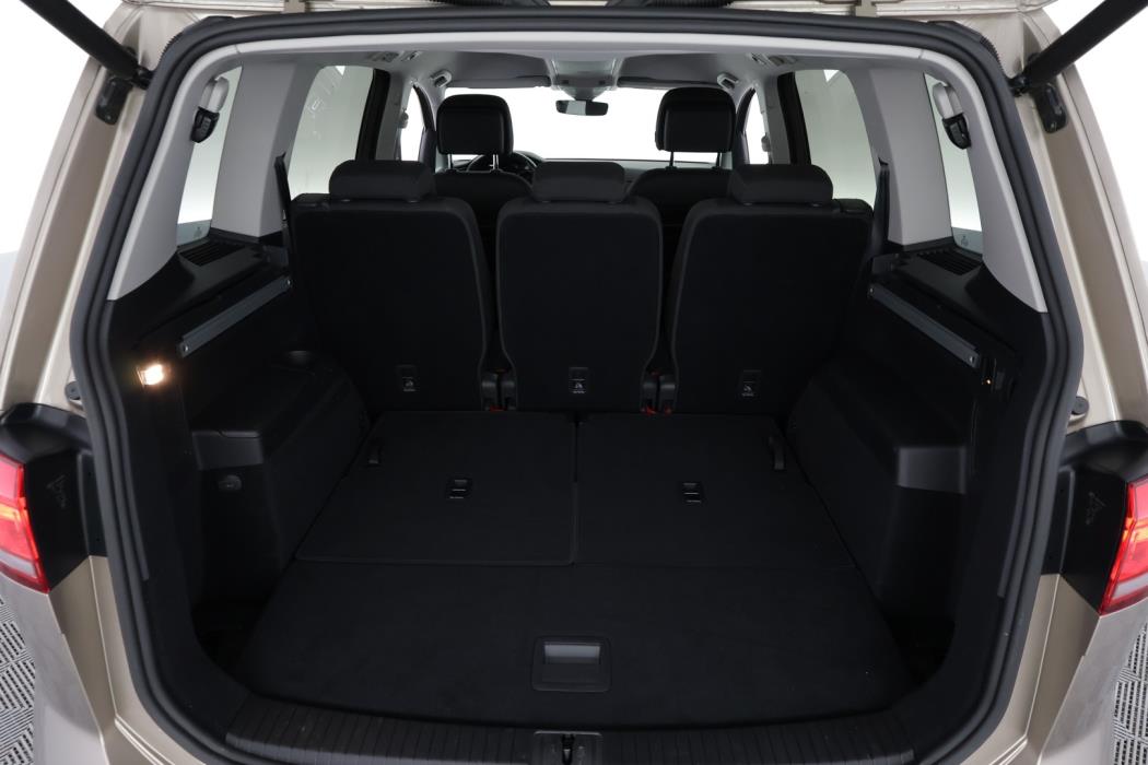 VOLKSWAGEN Touran 2019