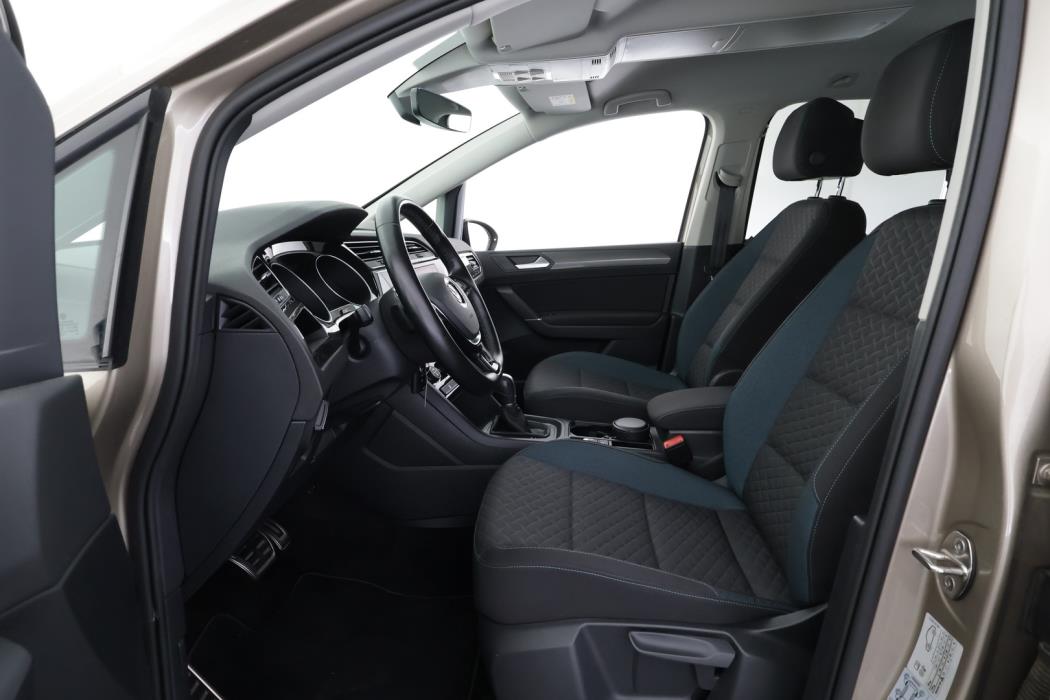 VOLKSWAGEN Touran 2019