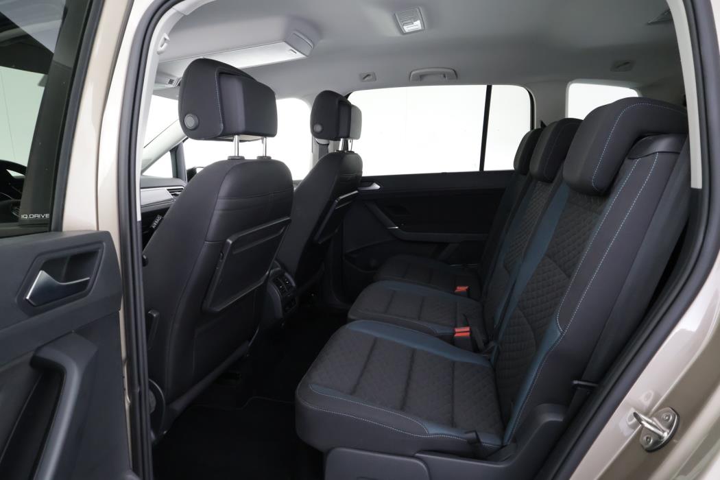 VOLKSWAGEN Touran 2019