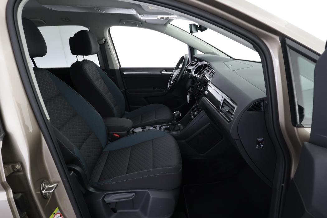 VOLKSWAGEN Touran 2019