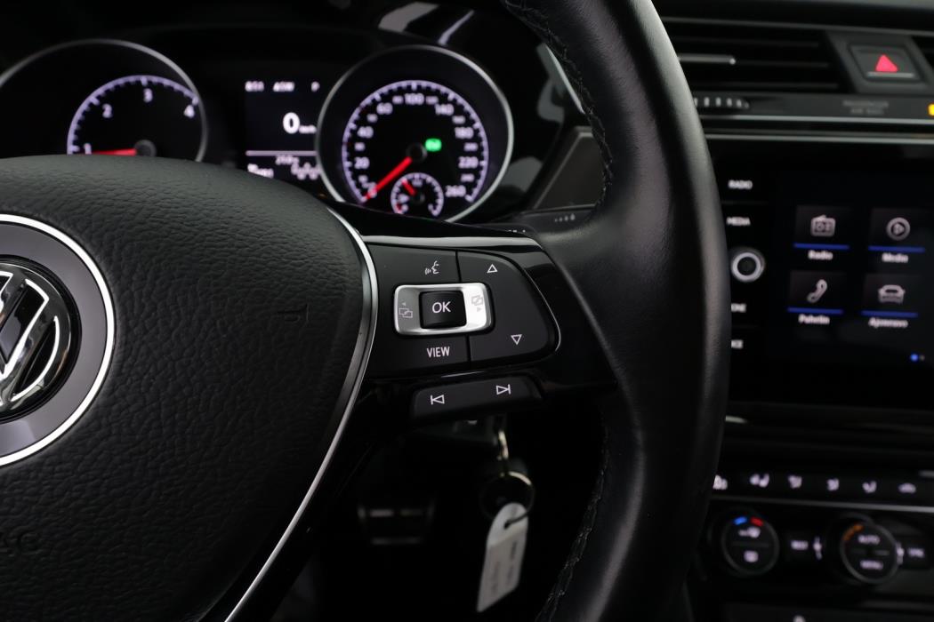 VOLKSWAGEN Touran 2019