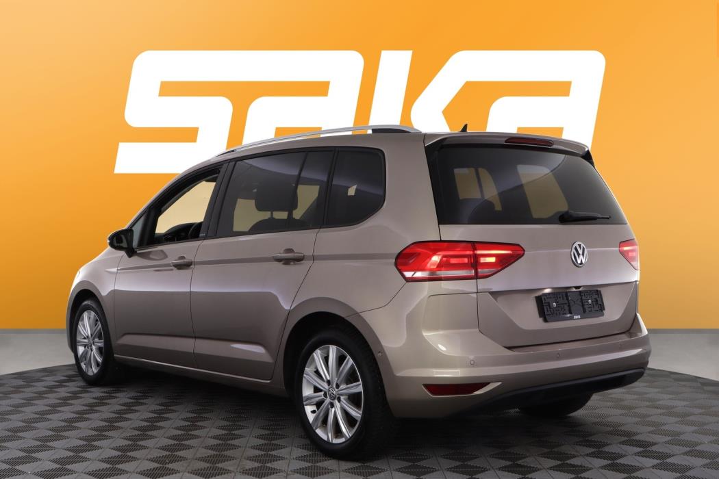 VOLKSWAGEN Touran 2019