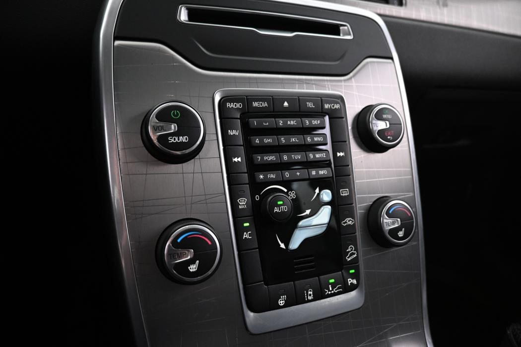 VOLVO XC70 2014