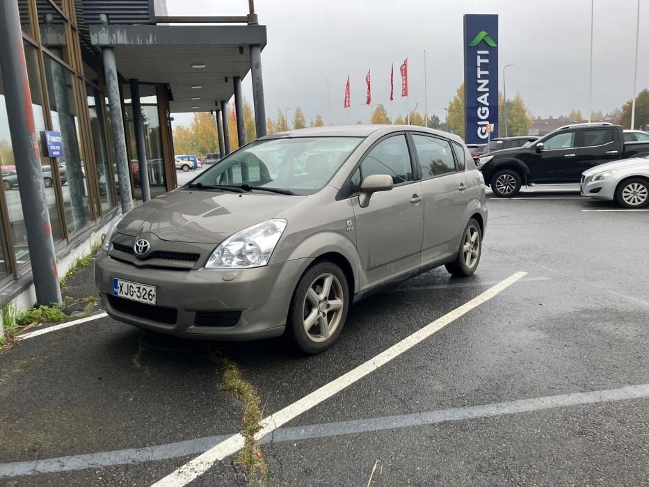 TOYOTA Corolla Verso 2005
