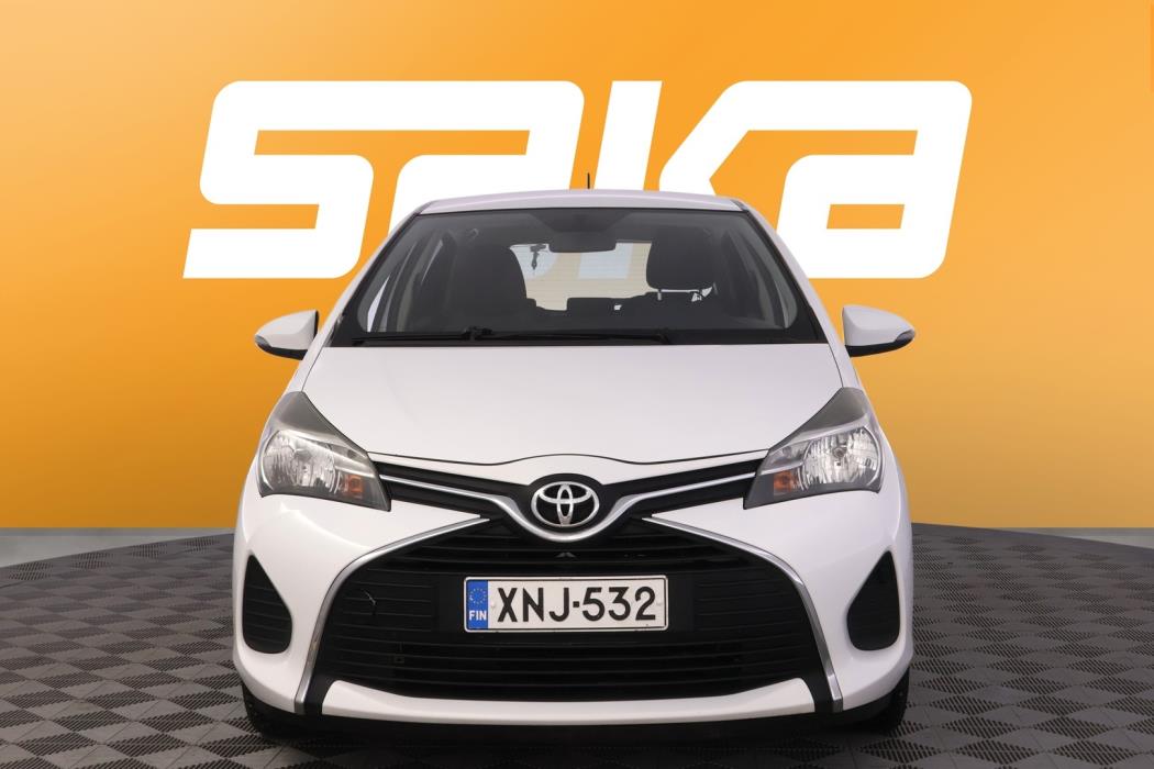 TOYOTA Yaris 2015