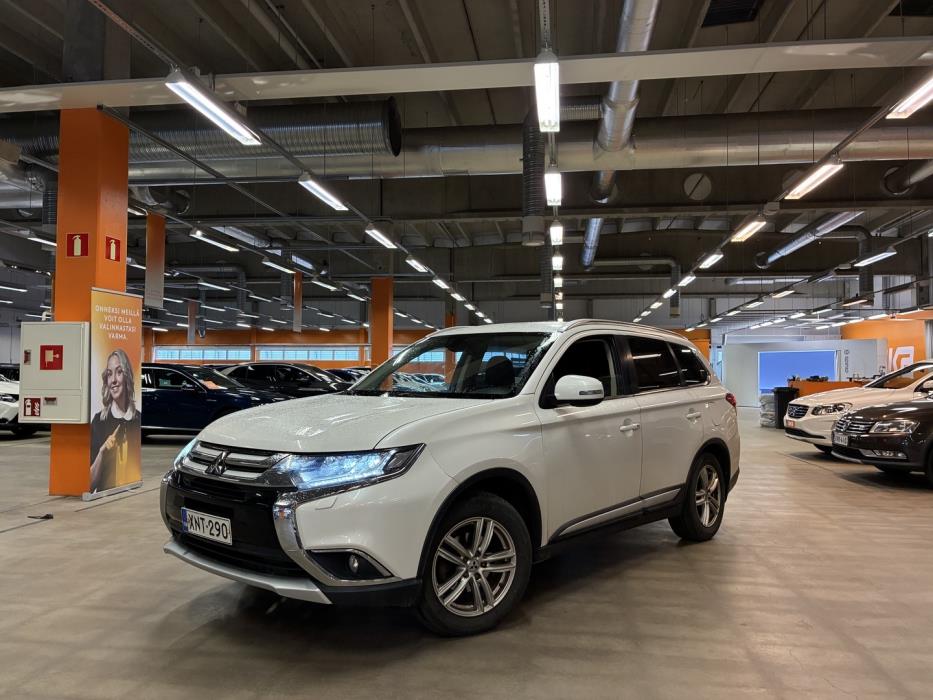 MITSUBISHI Outlander 2016