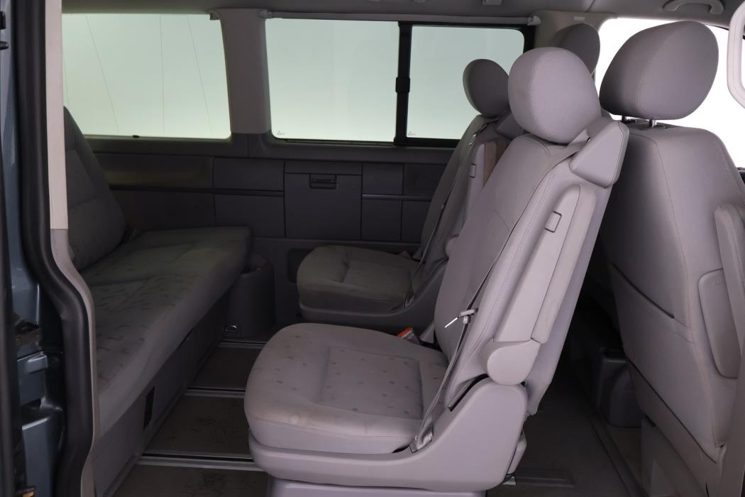 VOLKSWAGEN Multivan 2004