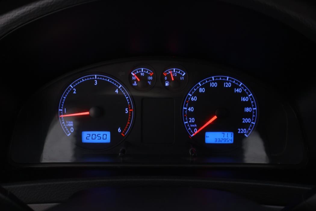 VOLKSWAGEN Multivan 2004