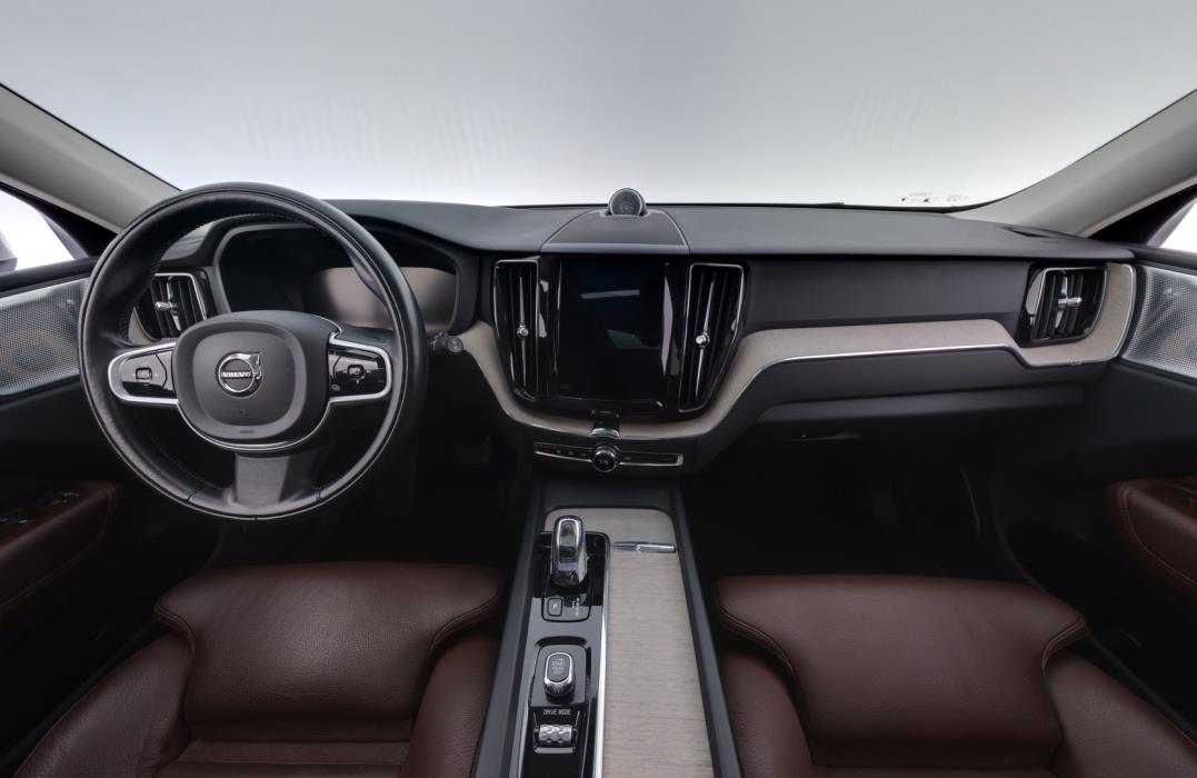 VOLVO XC60 2018