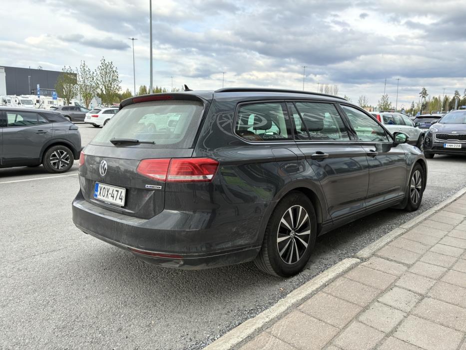 VOLKSWAGEN Passat 2018
