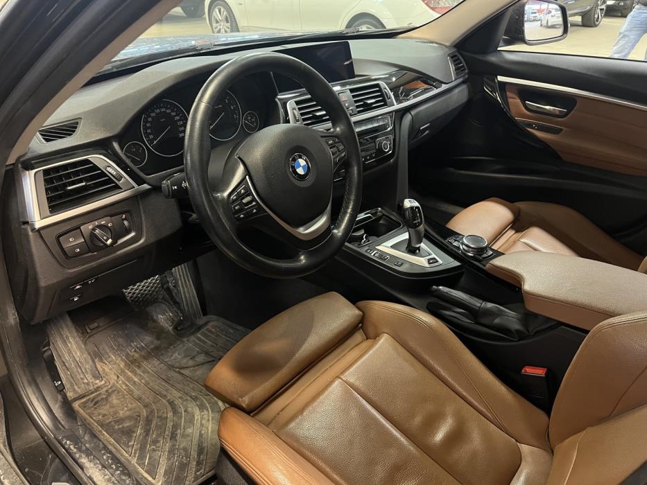 BMW 330 2016