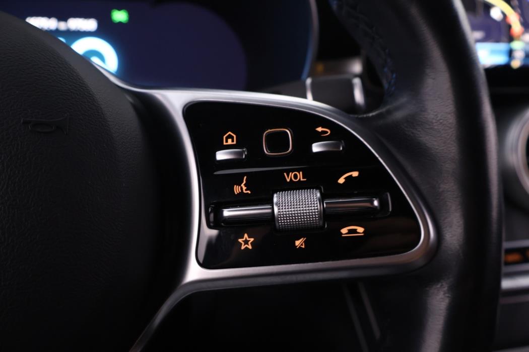 MERCEDES-BENZ GLC 2021