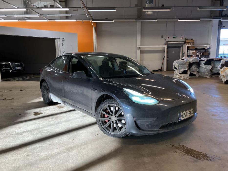TESLA Model 3 2021
