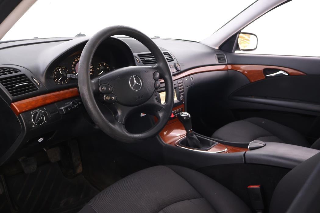 MERCEDES-BENZ E 2009