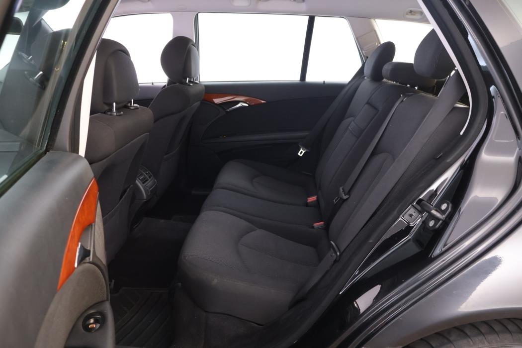 MERCEDES-BENZ E 2009