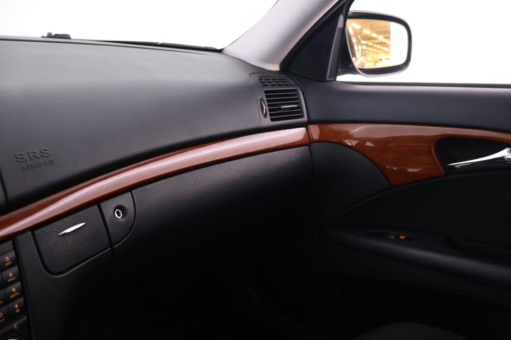 MERCEDES-BENZ E 2009