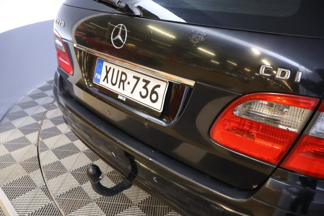 MERCEDES-BENZ E 2009