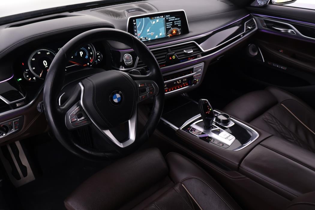 BMW 740 2017