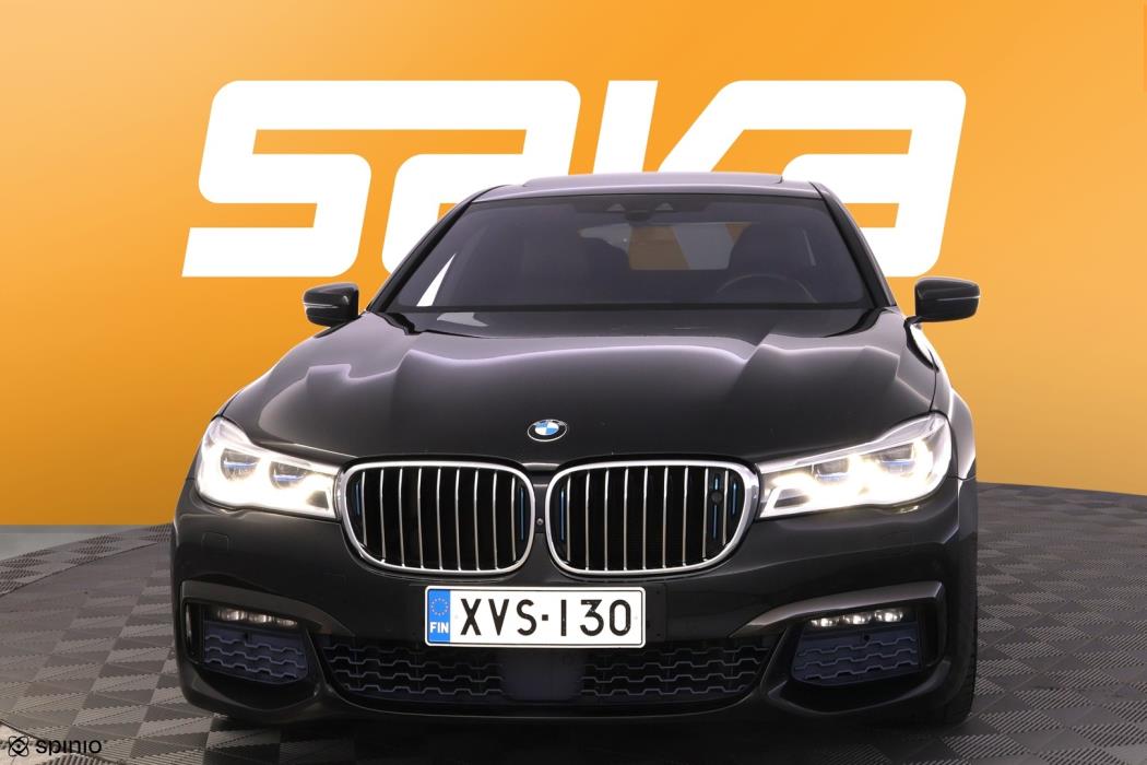 BMW 740 2017