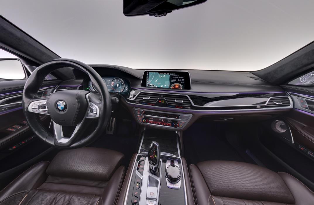 BMW 740 2017