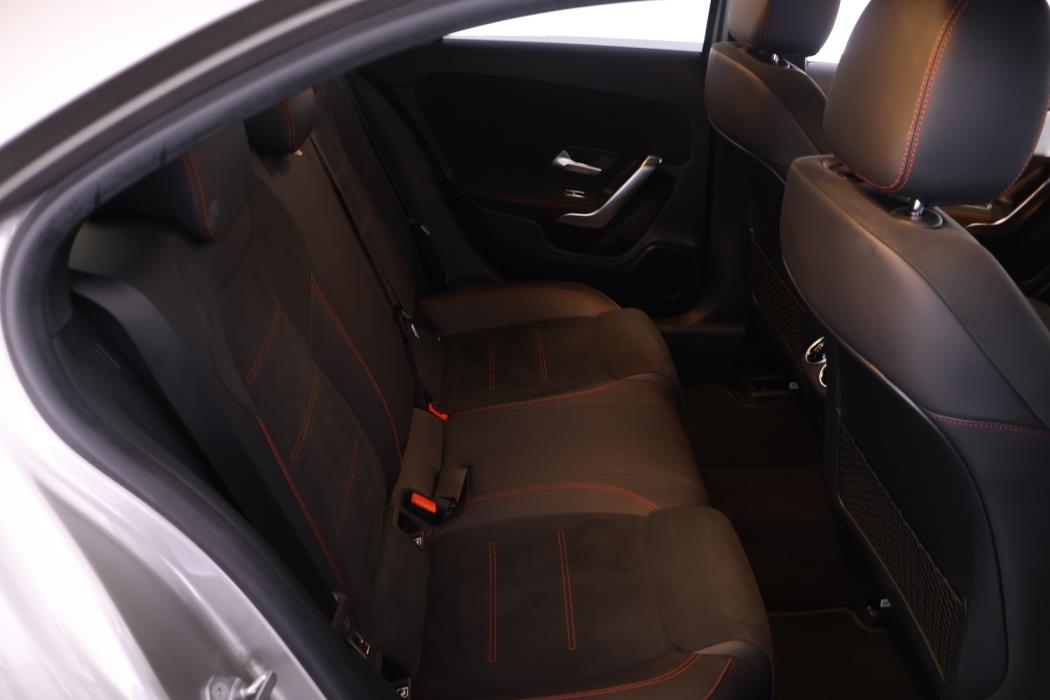 MERCEDES-BENZ A 2020
