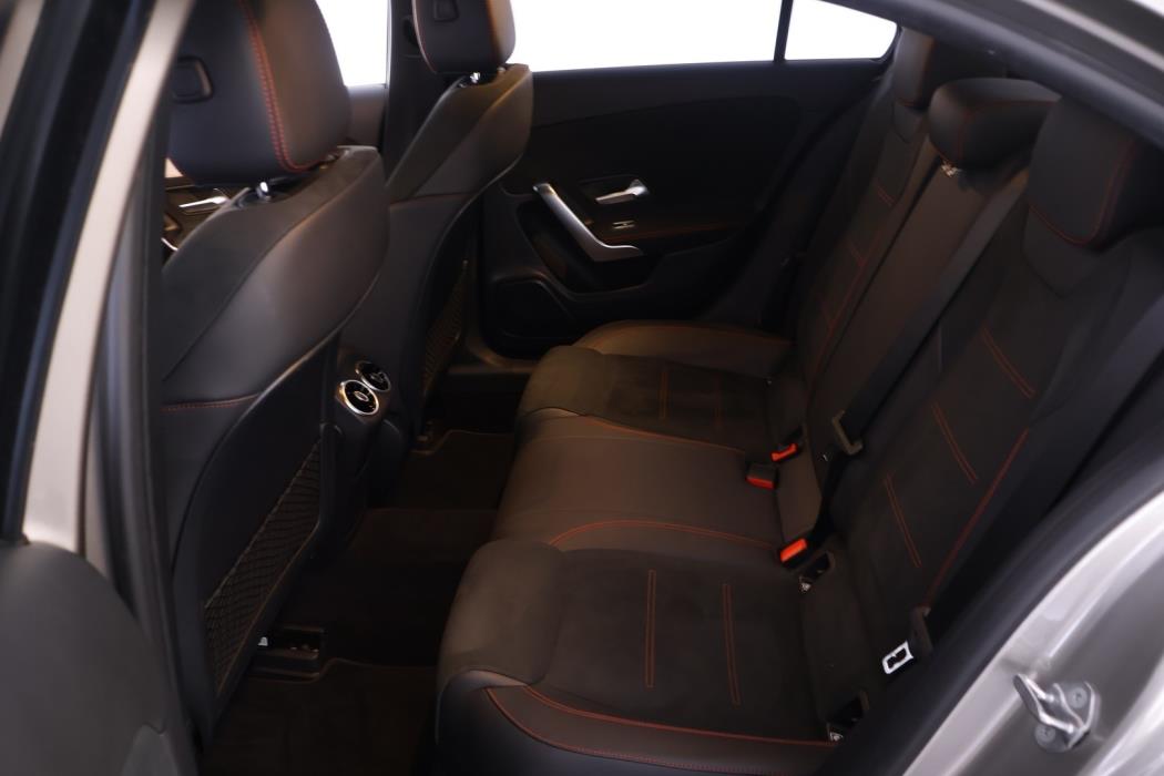 MERCEDES-BENZ A 2020